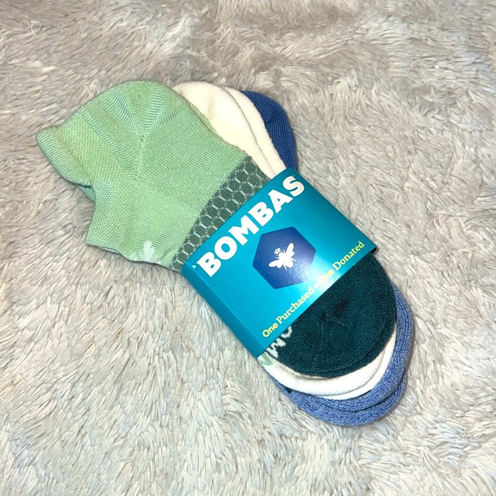 BUNDLE of THREE PAIR of BOMBAS ANKLE SOCKS